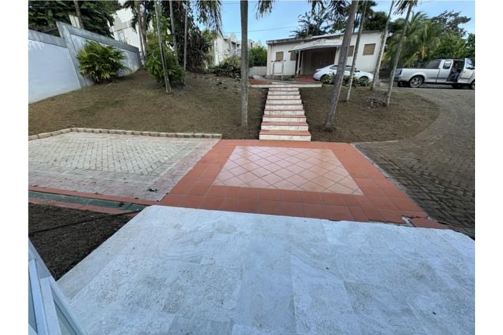 Avenida Los Filtros Guaynabo 00934 PR