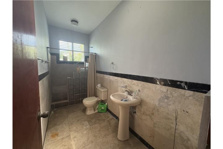 Avenida Los Filtros Guaynabo 00934 PR