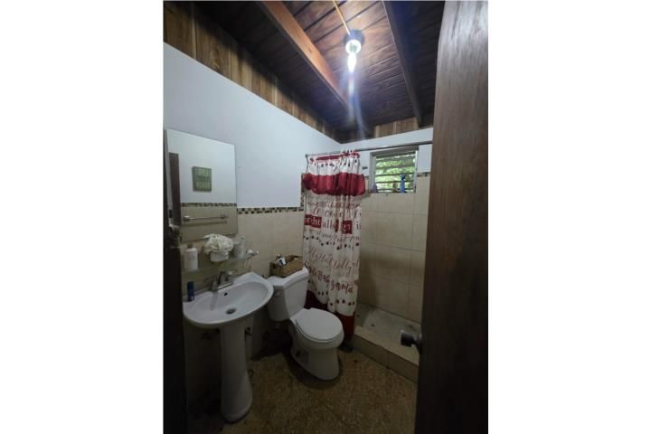 Calle Candelaria Lajas 00667 PR