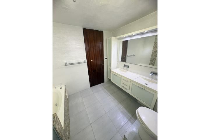 Las Cuevas Trujillo Alto 00976 PR