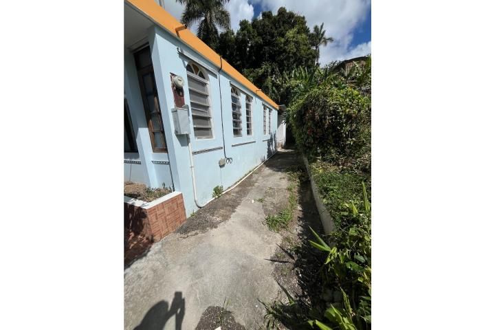 Yahuecas Adjuntas 00601 PR