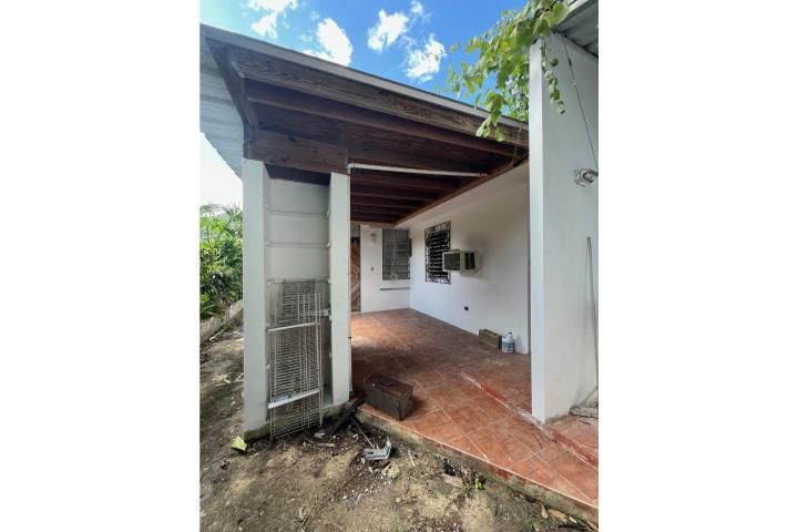 Yahuecas Adjuntas 00601 PR