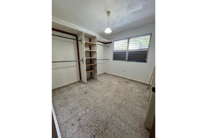 Yahuecas Adjuntas 00601 PR