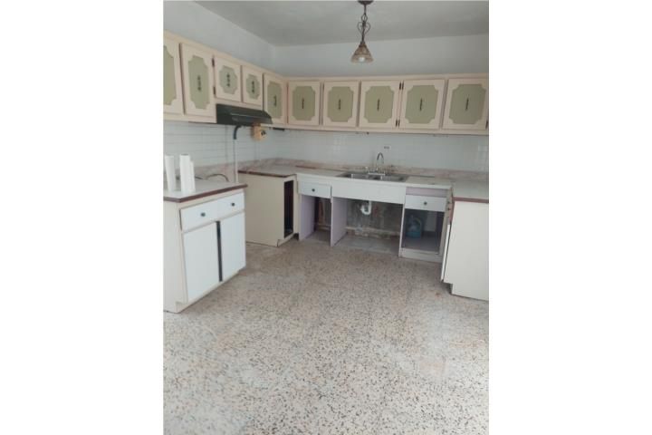 Yahuecas Adjuntas 00601 PR