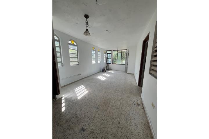 Yahuecas Adjuntas 00601 PR