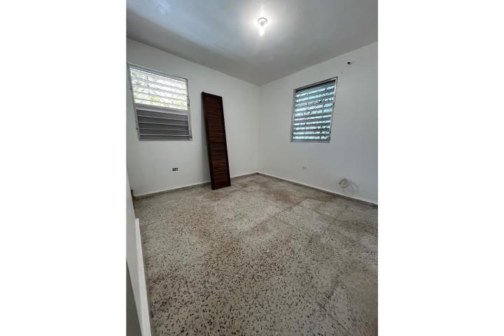 Yahuecas Adjuntas 00601 PR