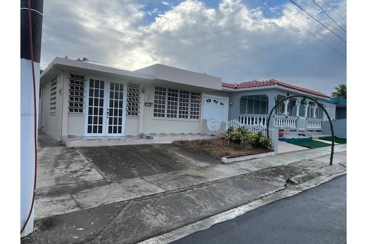 April Garden Las Piedras 00771 PR