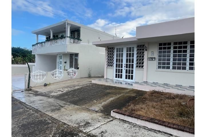 April Garden Las Piedras 00771 PR