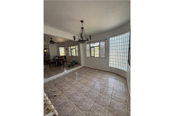 Jardines De Juncos Arecibo 00777 PR