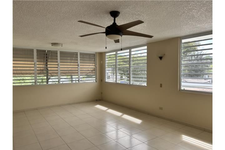 Torrimar Guaynabo 00966 PR