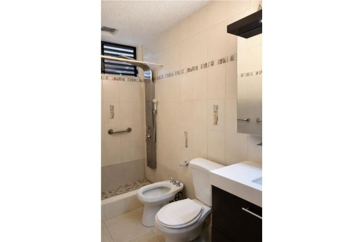 Torrimar Guaynabo 00966 PR