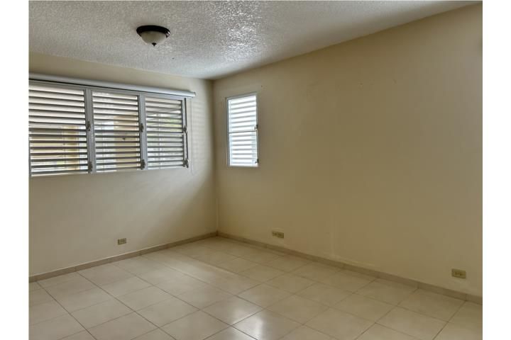 Torrimar Guaynabo 00966 PR