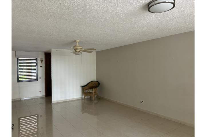 Torrimar Guaynabo 00966 PR