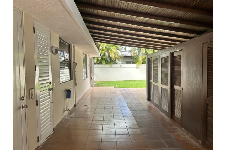 Torrimar Guaynabo 00966 PR