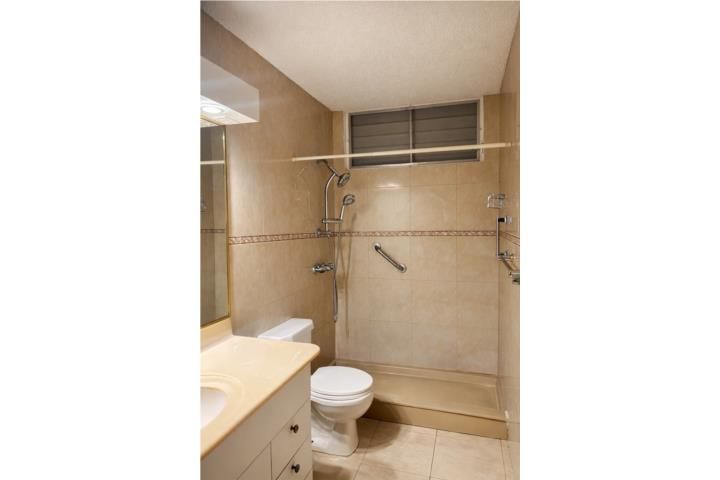 Torrimar Guaynabo 00966 PR