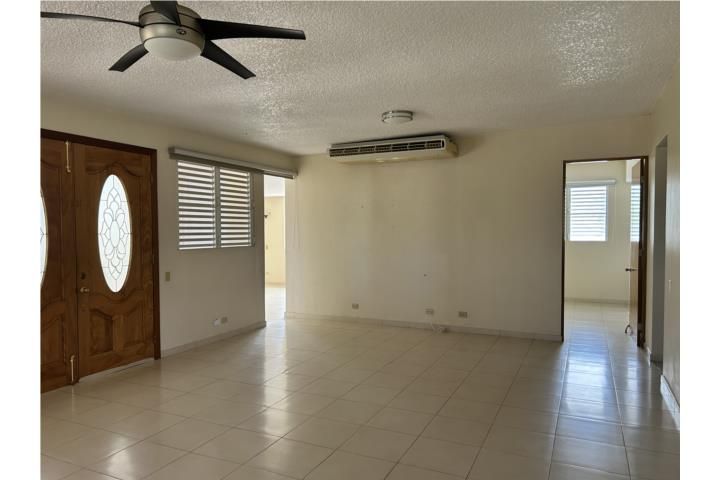 Torrimar Guaynabo 00966 PR