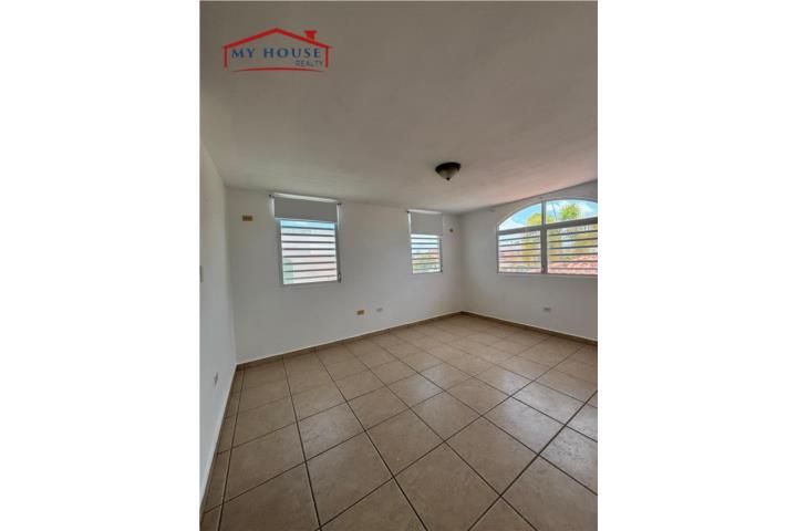 12 C. Real Palm Vega Alta 00692 PR