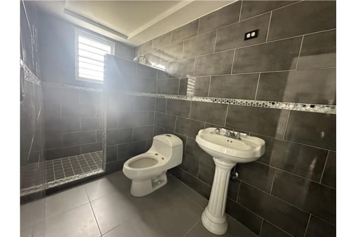 Calle 1 Casa B1 San Sebastian 00685 PR