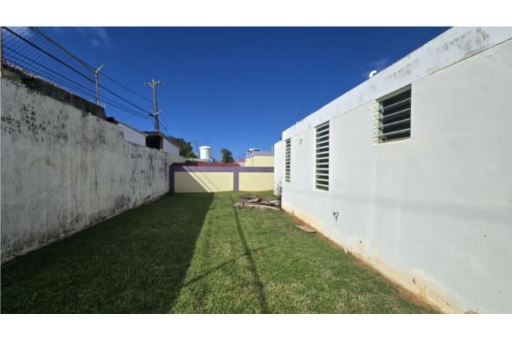 F592+r85 Camuy 00627 PR