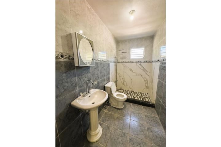 Urb Vista Verded C11 #454 Aguadilla 00603 PR