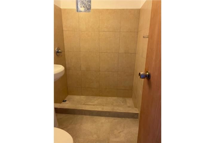 Villas De Levittown Toa Baja 00949 PR