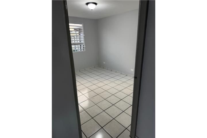 Villas De Levittown Toa Baja 00949 PR
