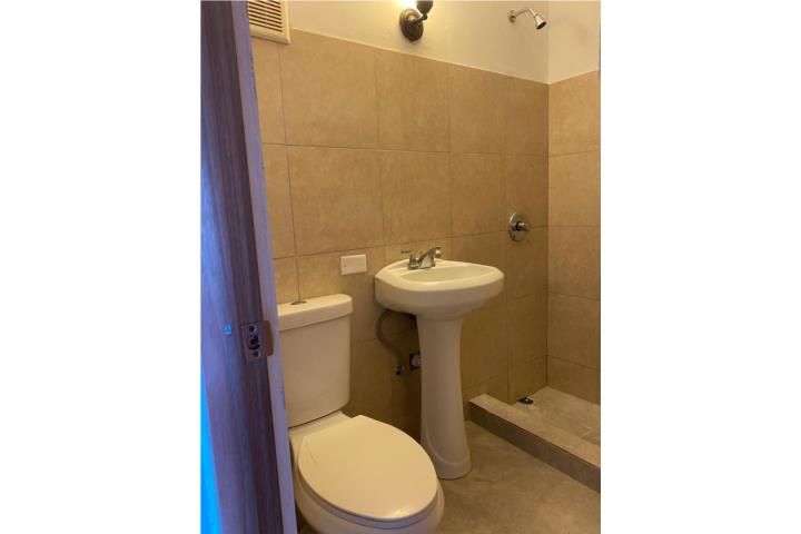 Villas De Levittown Toa Baja 00949 PR