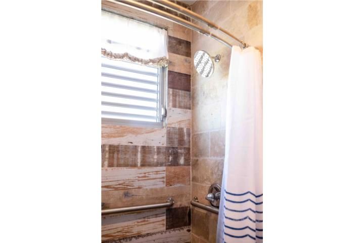 Cruces Rincon 00677 PR