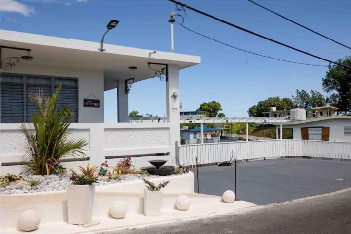 Cruces Rincon 00677 PR