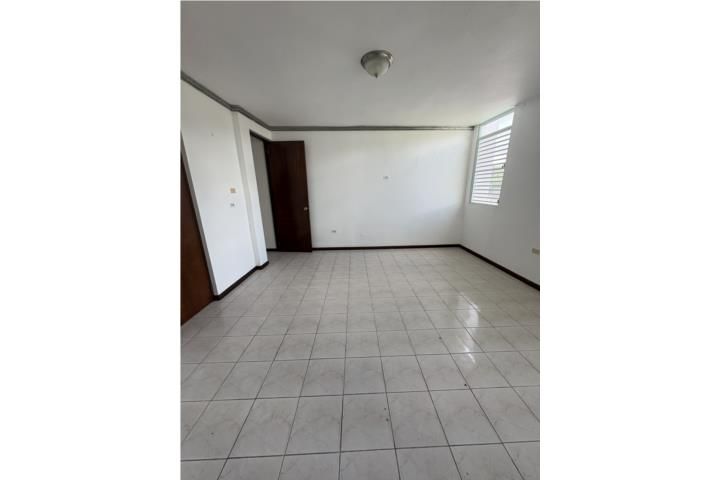 Piñas Toa Alta 00953 PR