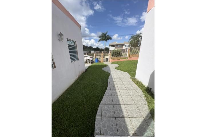 Piñas Toa Alta 00953 PR