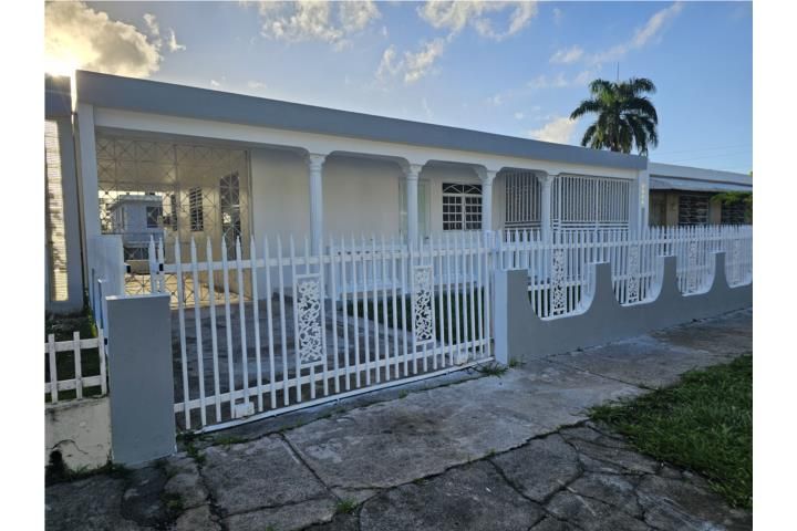Santa Juanita Bayamon 00956 PR