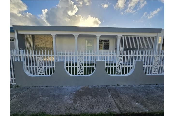 Santa Juanita Bayamon 00956 PR