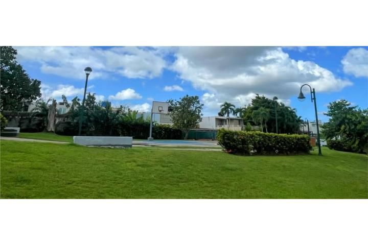 Torrimar Guaynabo 00966 PR