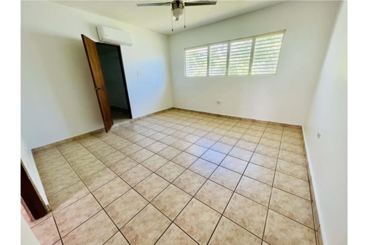 Torrimar Guaynabo 00966 PR