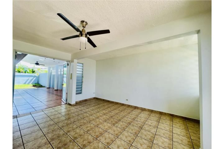 Torrimar Guaynabo 00966 PR