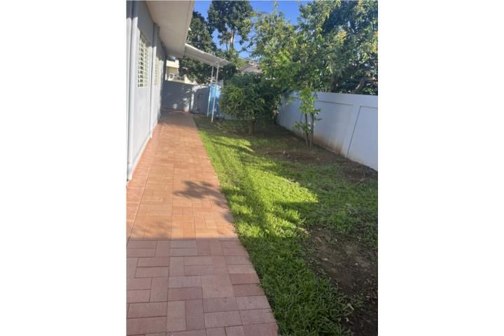 Torrimar Guaynabo 00966 PR
