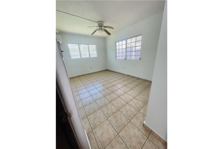 Torrimar Guaynabo 00966 PR
