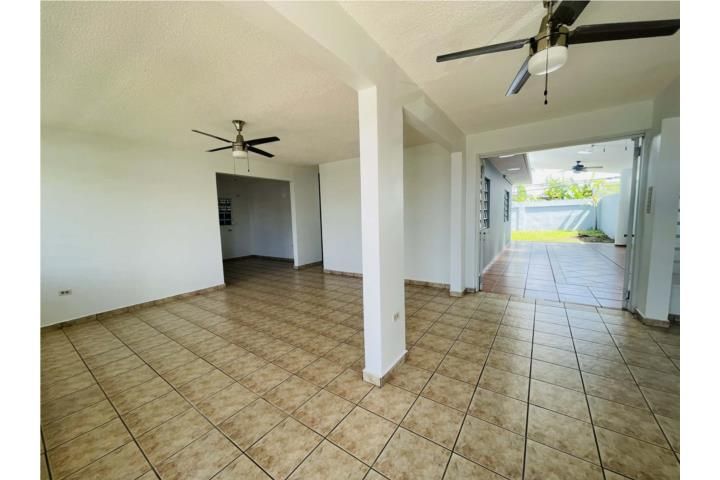 Torrimar Guaynabo 00966 PR