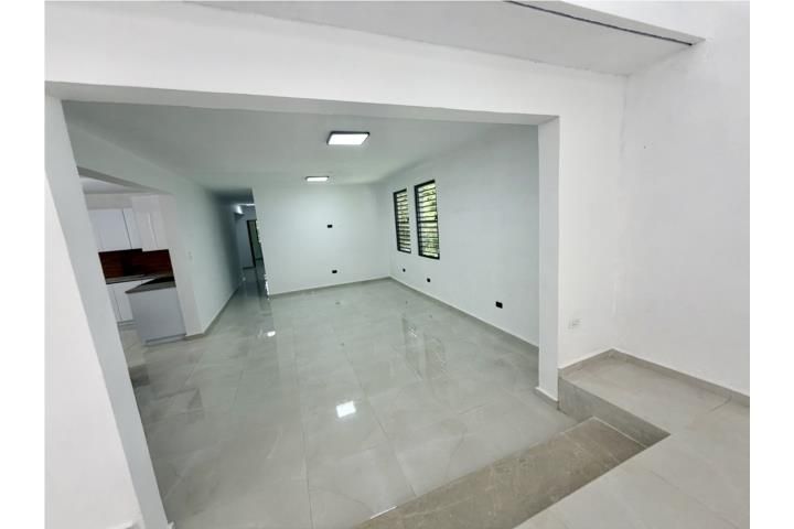Calle Riverside Guaynabo 00971 PR