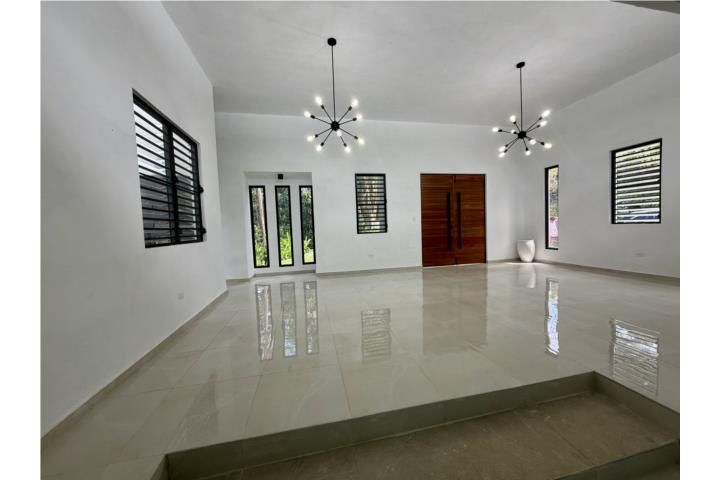 Calle Riverside Guaynabo 00971 PR