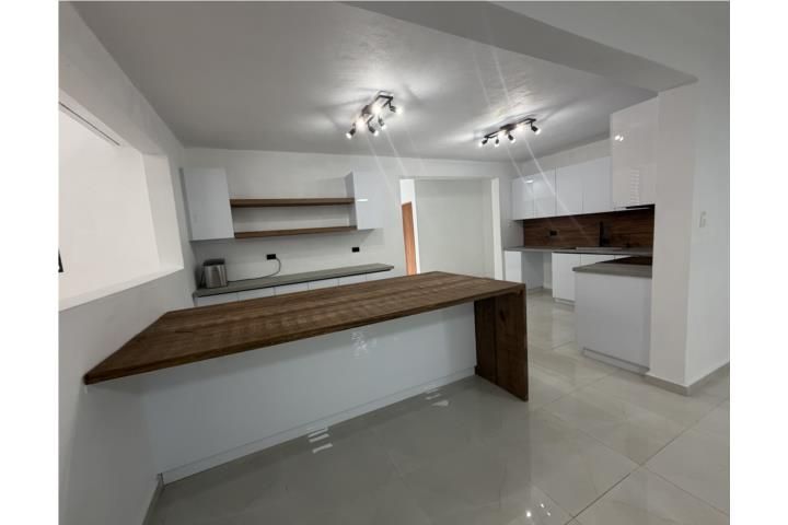 Calle Riverside Guaynabo 00971 PR
