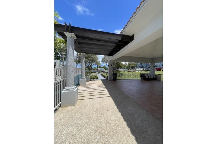 404 Boulevard De La Media Luna Carolina 00987 PR