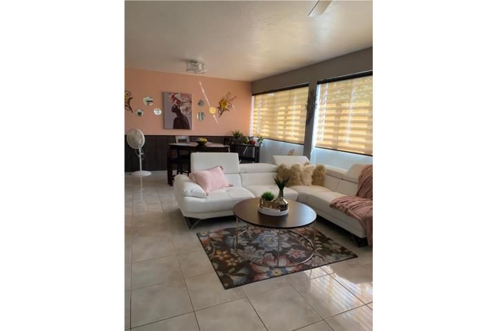Calle Genova Guaynabo 00966 PR