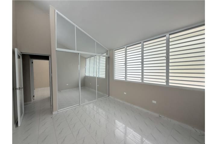 Lomas Naranjito 00719 PR