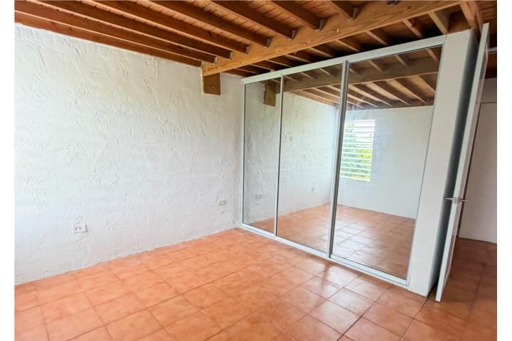 Bajura Vega Alta 00692 PR