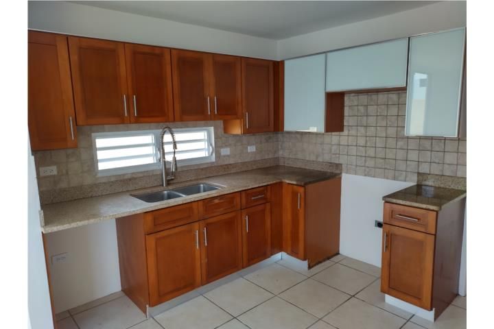 Calle Principal Luquillo 00773 PR