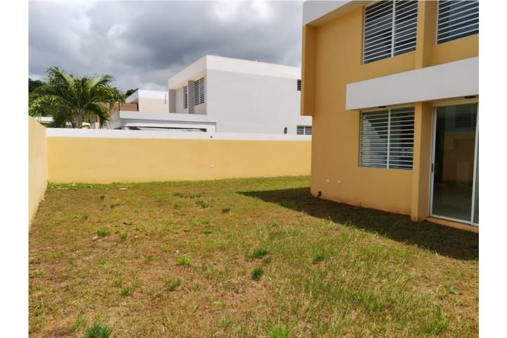 Calle Principal Luquillo 00773 PR