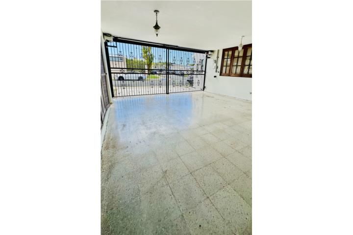 Victor Braegger Guaynabo 00966 PR