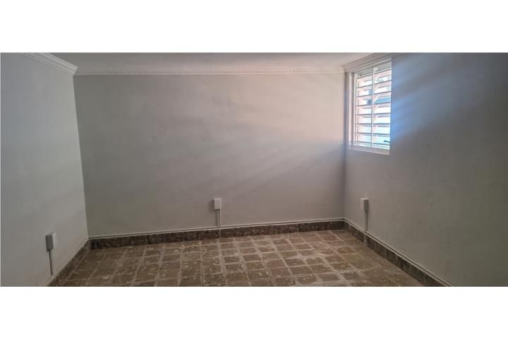 Cv4p+3f5 Guaynabo 00966 PR